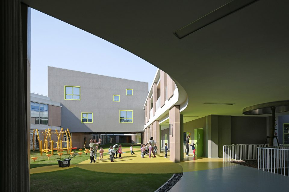 1666764761446183YeLm.png 中意建筑師對(duì)談:40歲建筑師對(duì)話40年后愿景13.png