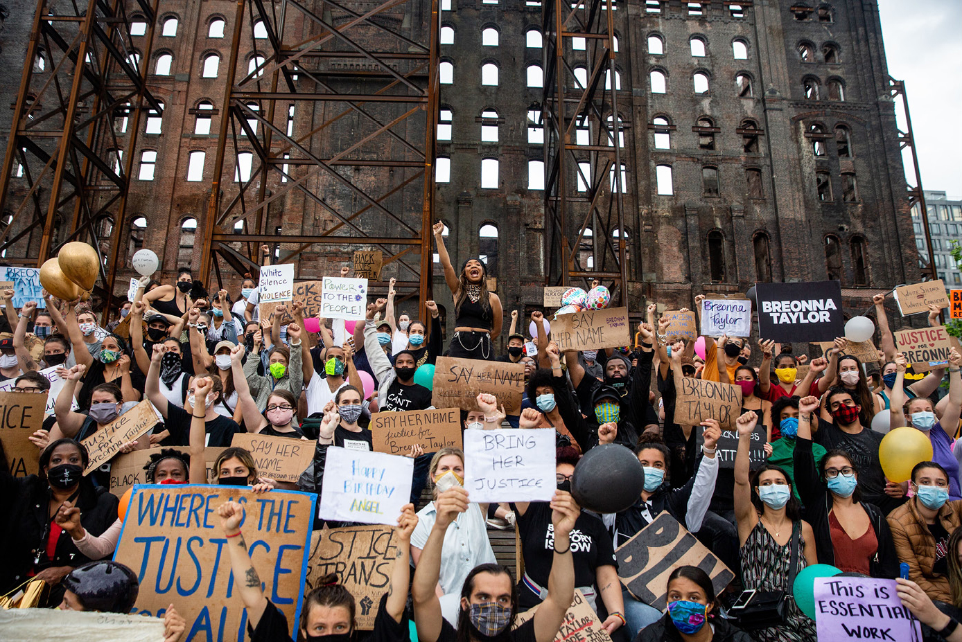 1667551654336772nvsS.jpg 10-Domino Park_protest.jpg
