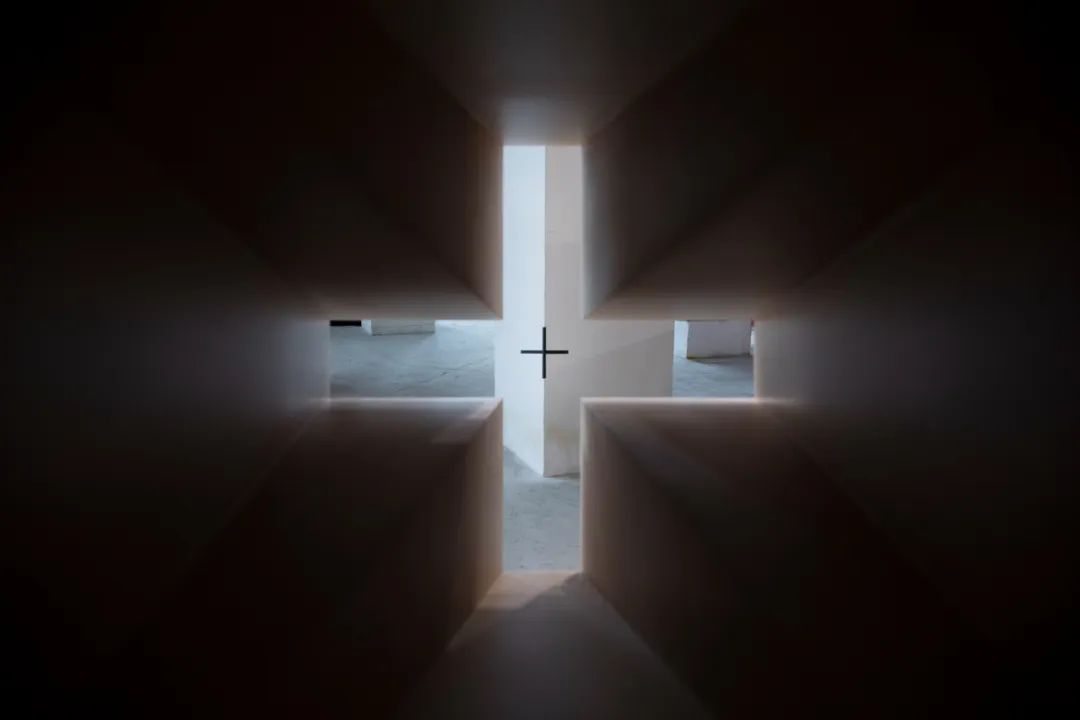 1668131249459816a5RN.jpg 張永和|拒絕意義,建筑的能指既所指42.jpg