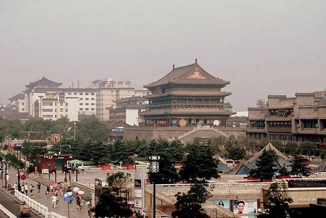 折疊絲路x馬巖松｜我們的城市和建筑不應該是復制傳統、復制西方，那它應該是什么？ (6).jpg