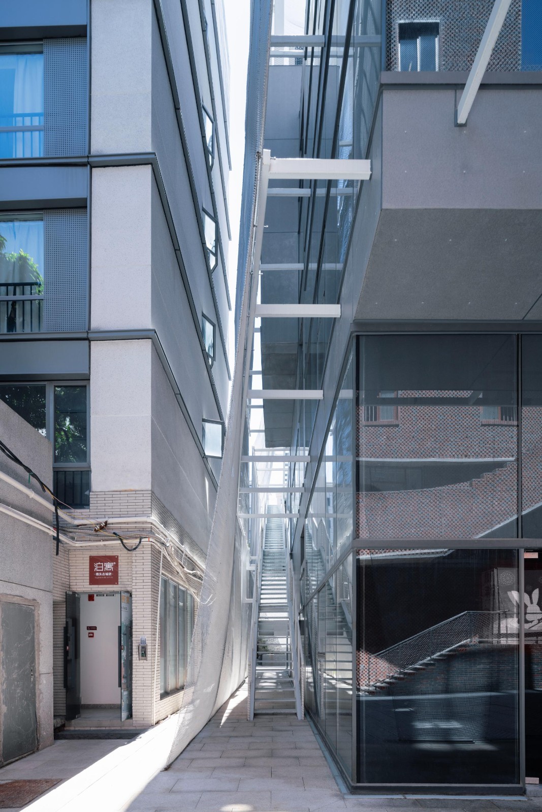 17046882217550165rd4.jpg 10 首層交通空間 Transition space on the ground floor 陳顥 CHEN Hao.jpg