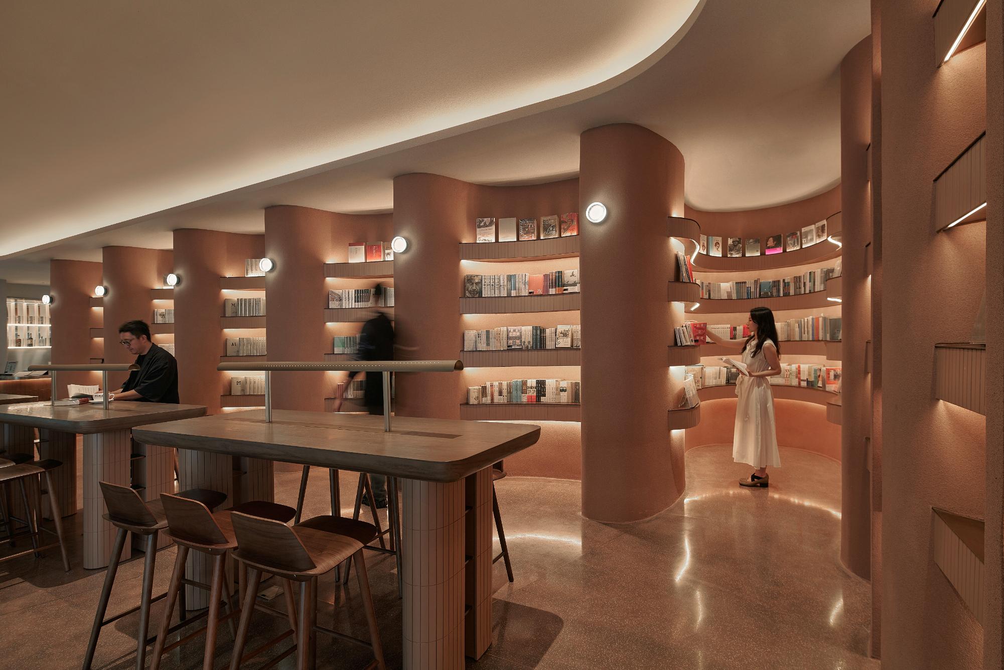 1704699542996697YiM1.jpg 09curved bookshelf with cave-like space 成波浪型帶有壁龕的理想國書架.jpg