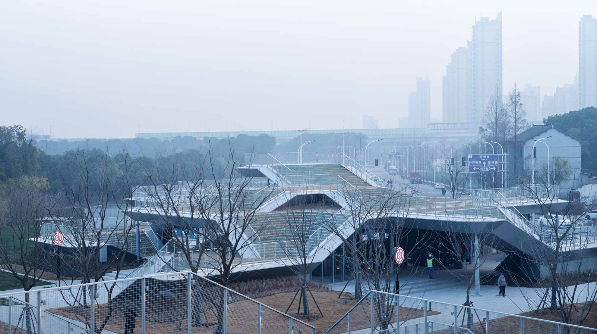 08_疊合的廣場，Superimposed floating plaforms.   ?章魚見筑.jpg