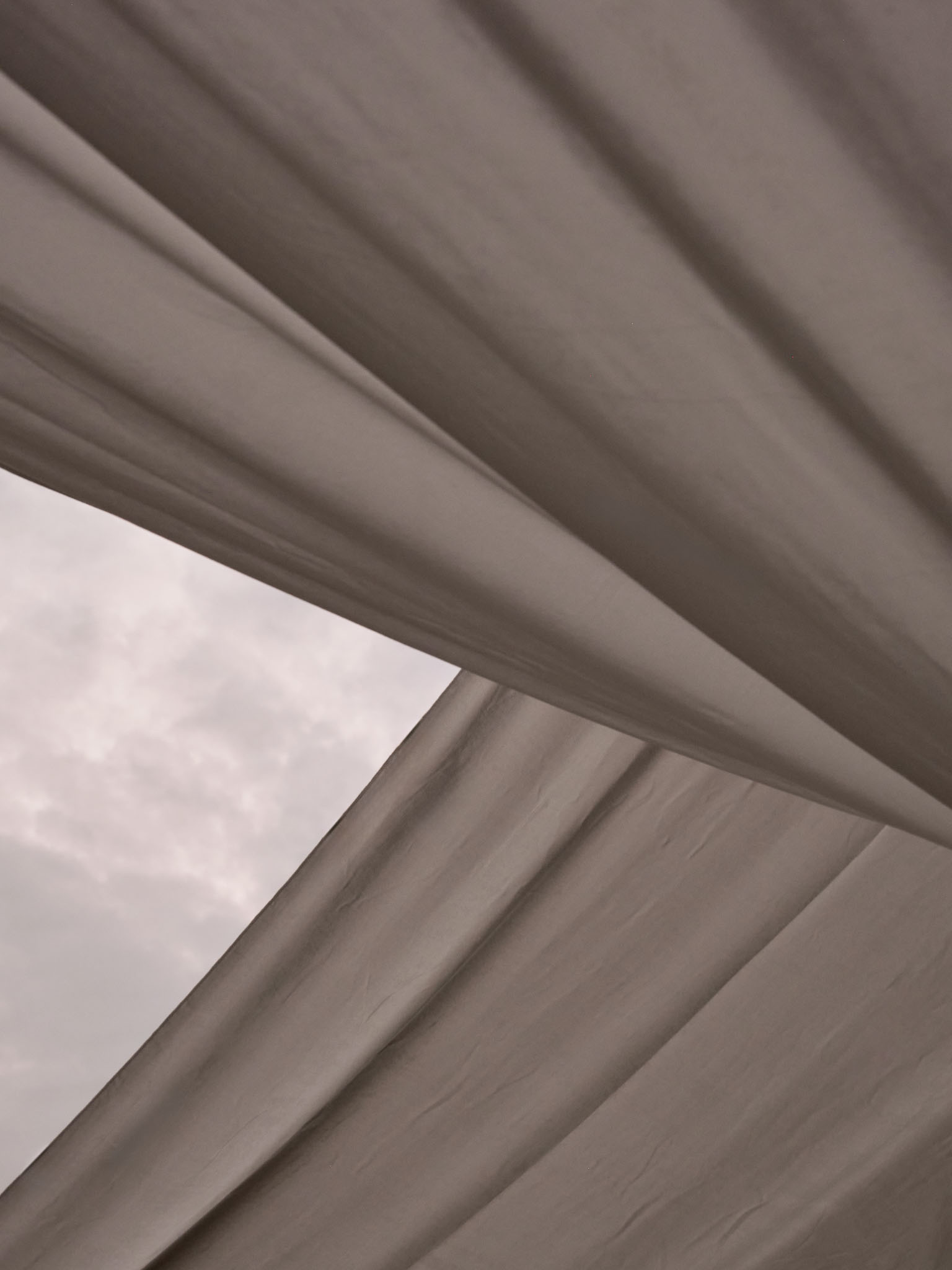 16_白色的天絲柔紗布 White tencel gauze?雷壇壇Jonathan Leijonhufvud.jpg